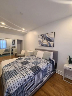 Spacious 3BR Retreat in Vibrant Montreal, Parks, Dining & Culture